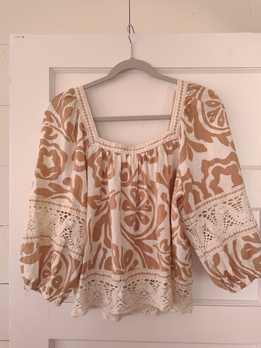 Christian Siriano Cream & Tan Square Neck Peasant Blouse Lg Excellent Condition